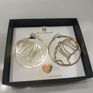 House of Harlow 1960 Gold Silhouette Hoop Earrings.. Medium Size 
Lightweight